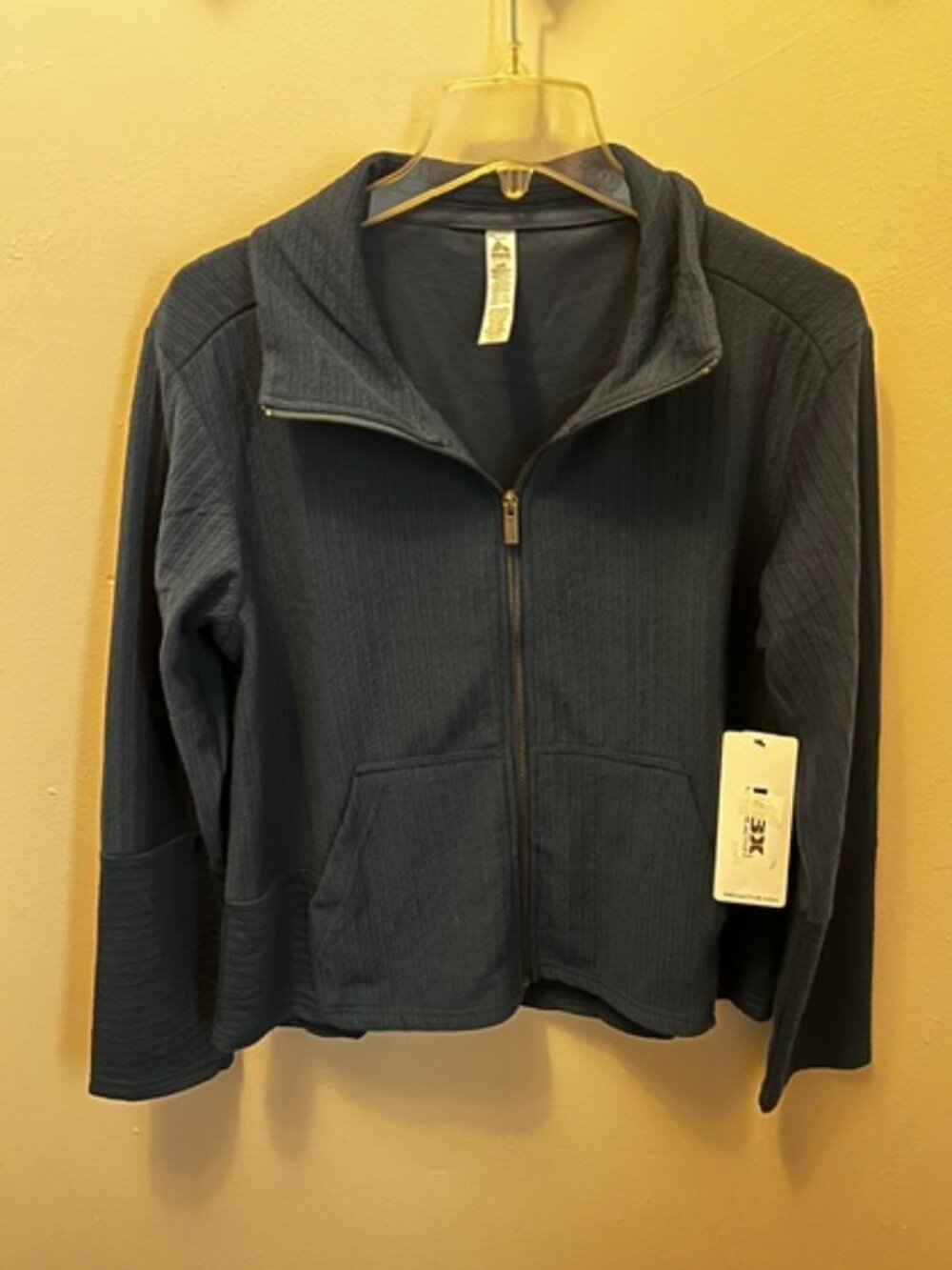 Women's New w/tags RBX Rebook Active Women's Blue Sweater, Size L, Zip up